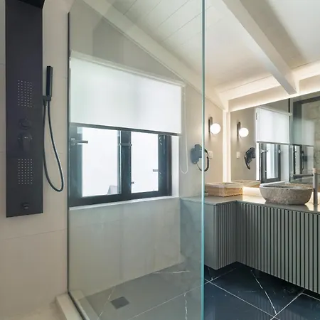 Mella Roa - Onyx Nydri (Lefkada)